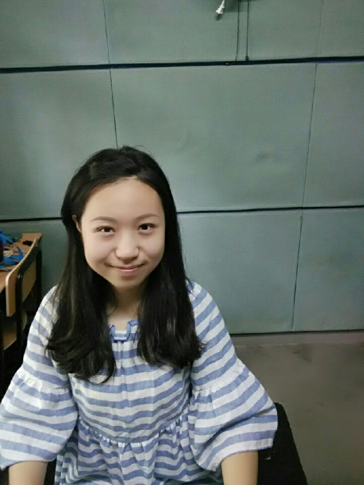 金教员 照片