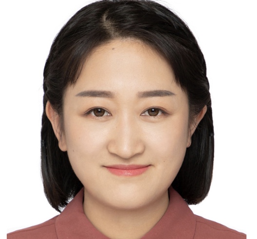 梁教员 照片