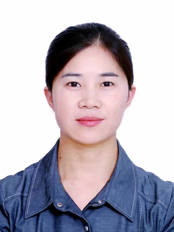 刘教员 照片