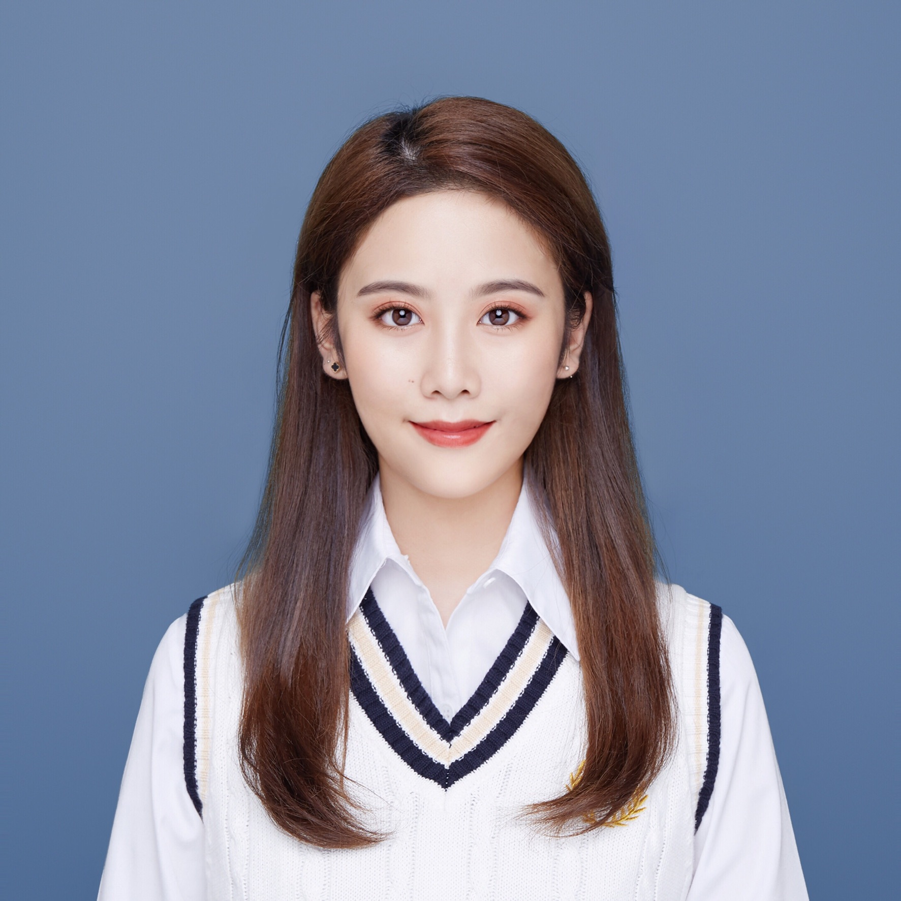 周教员 照片
