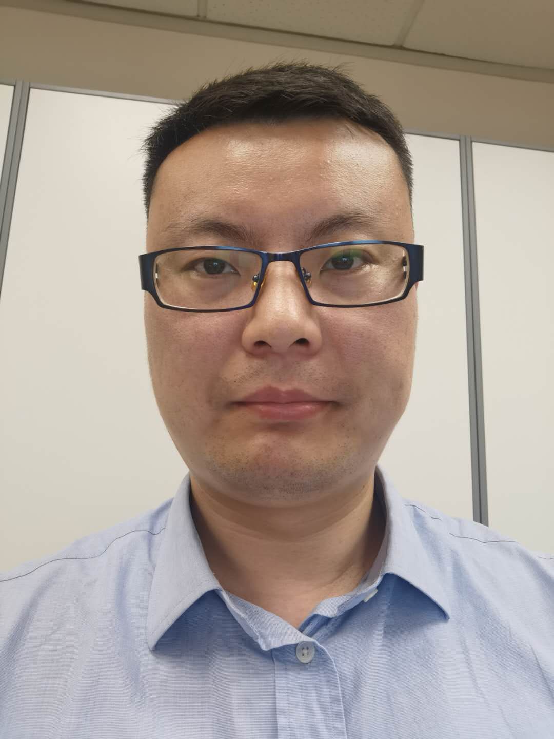 陆教员 照片