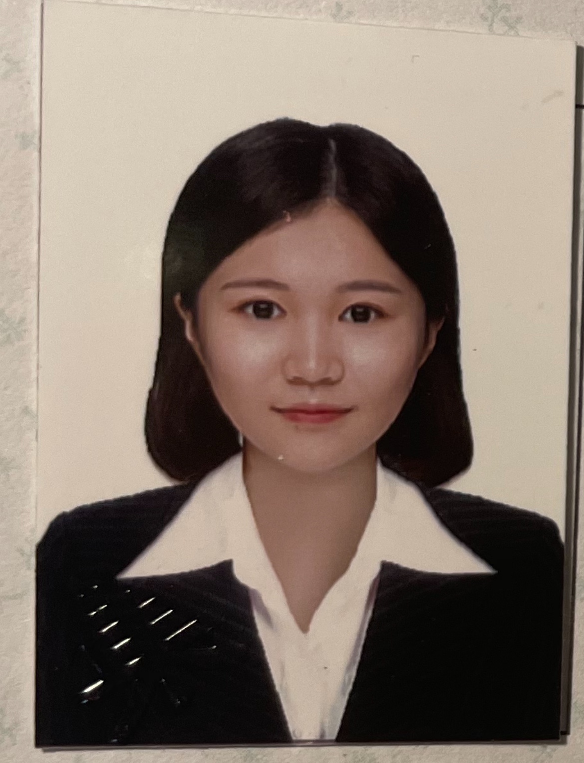 郁教员 照片