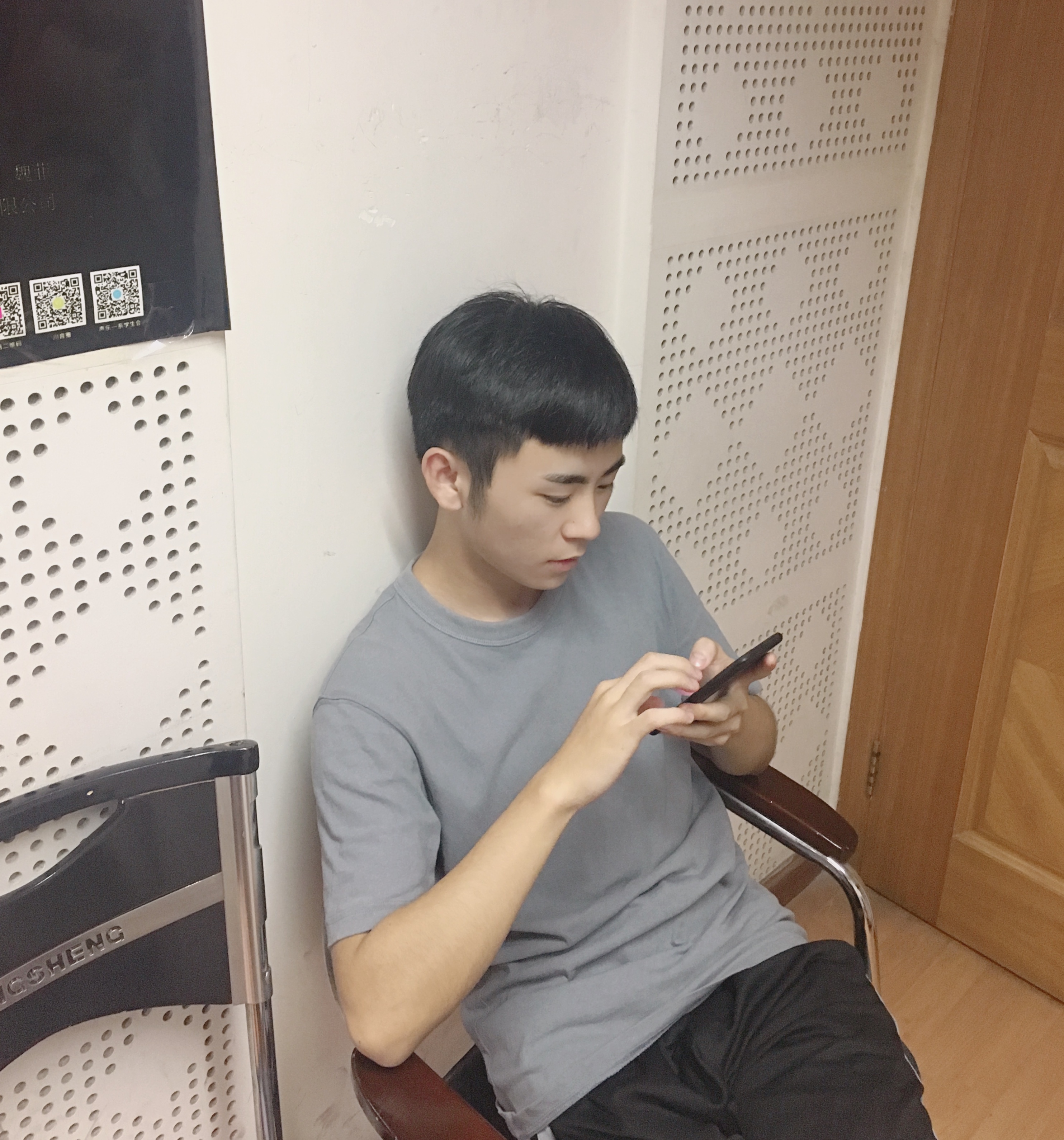 徐教员 照片