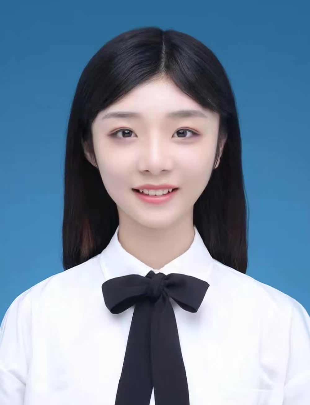 李教员 照片