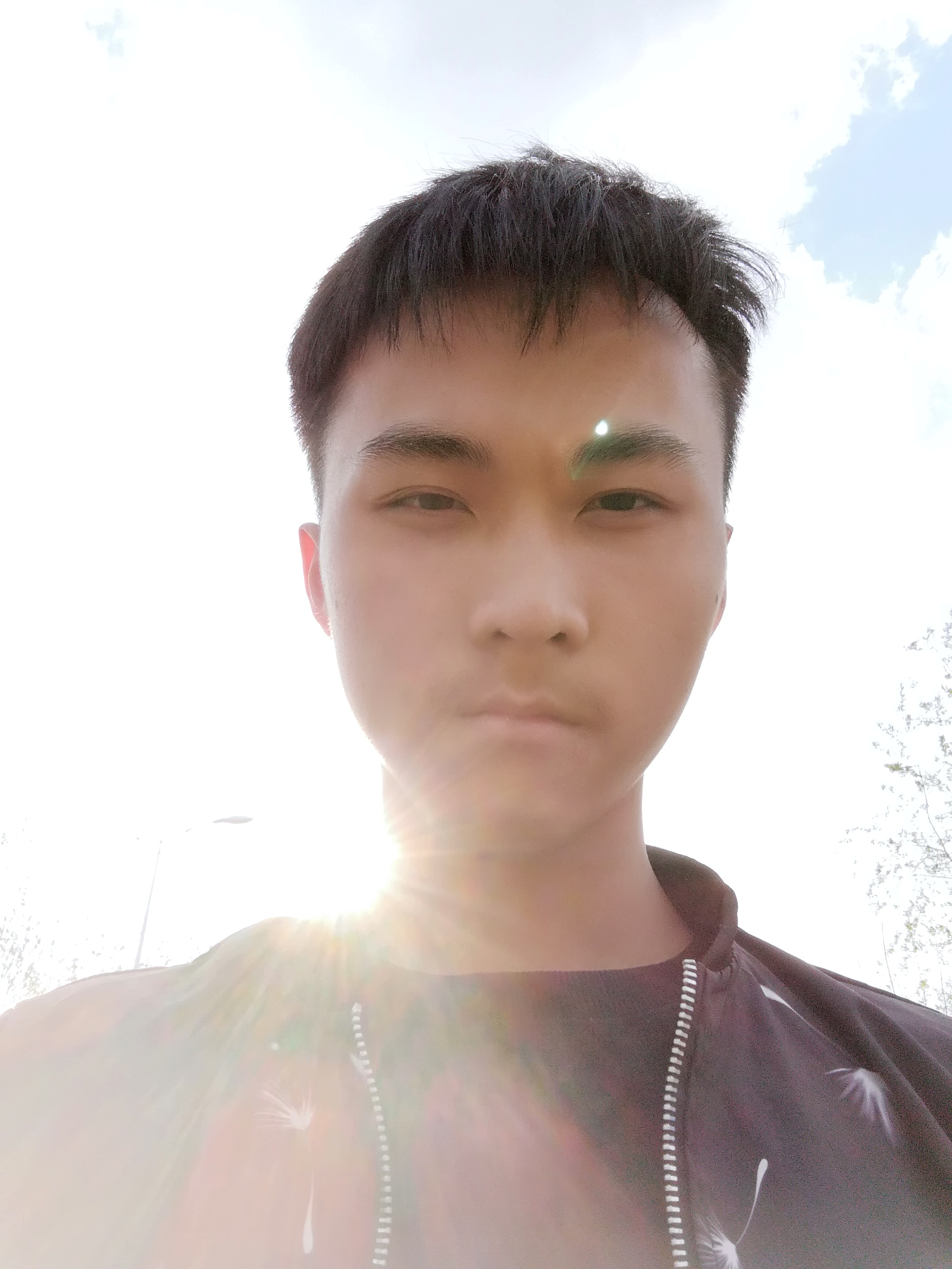 卢教员 照片