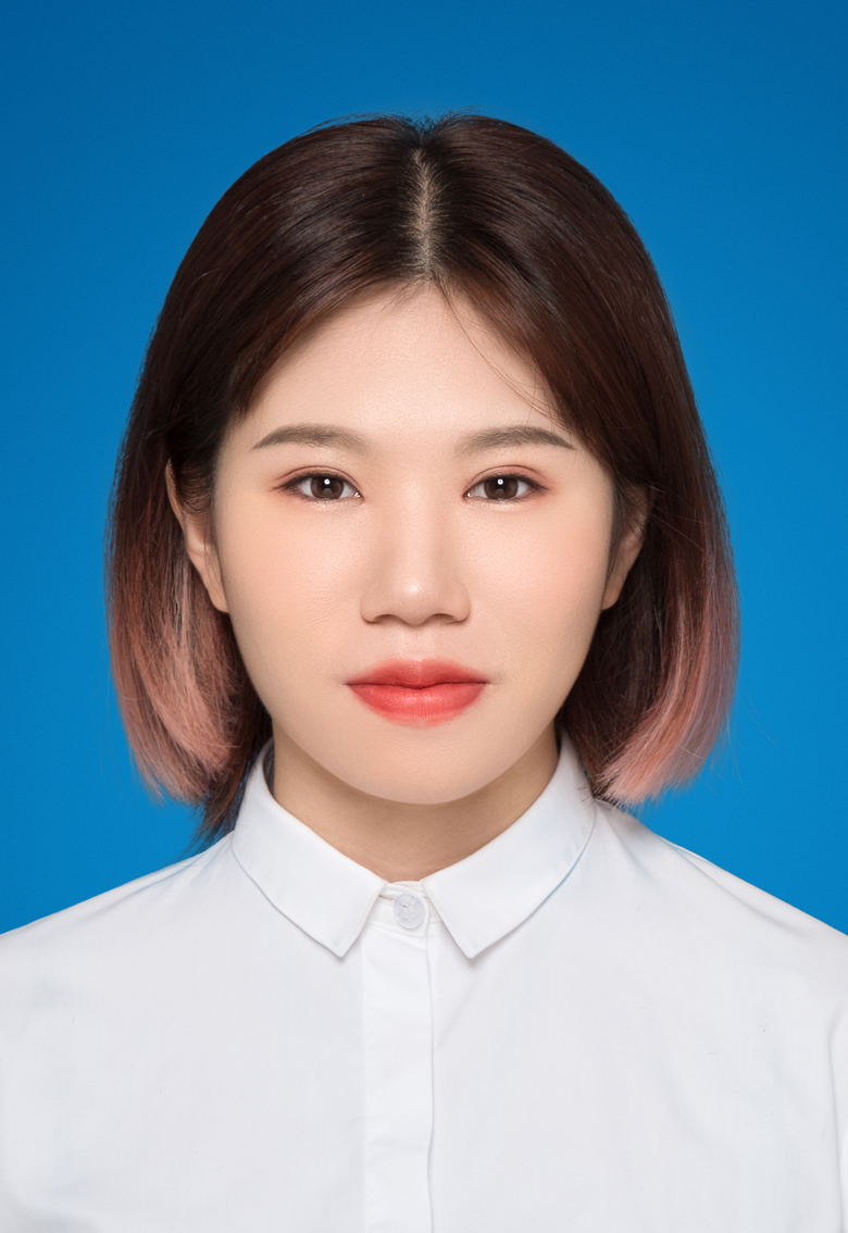 梁教员 照片