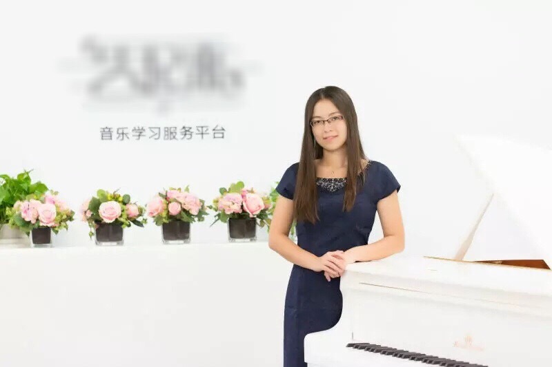 高教员 照片