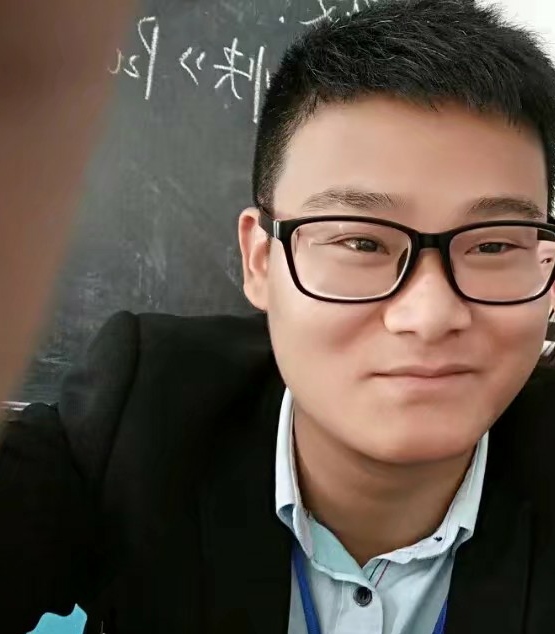 胡教员 照片