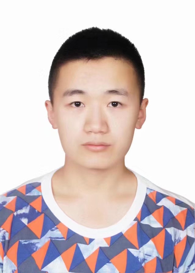 李教员 照片