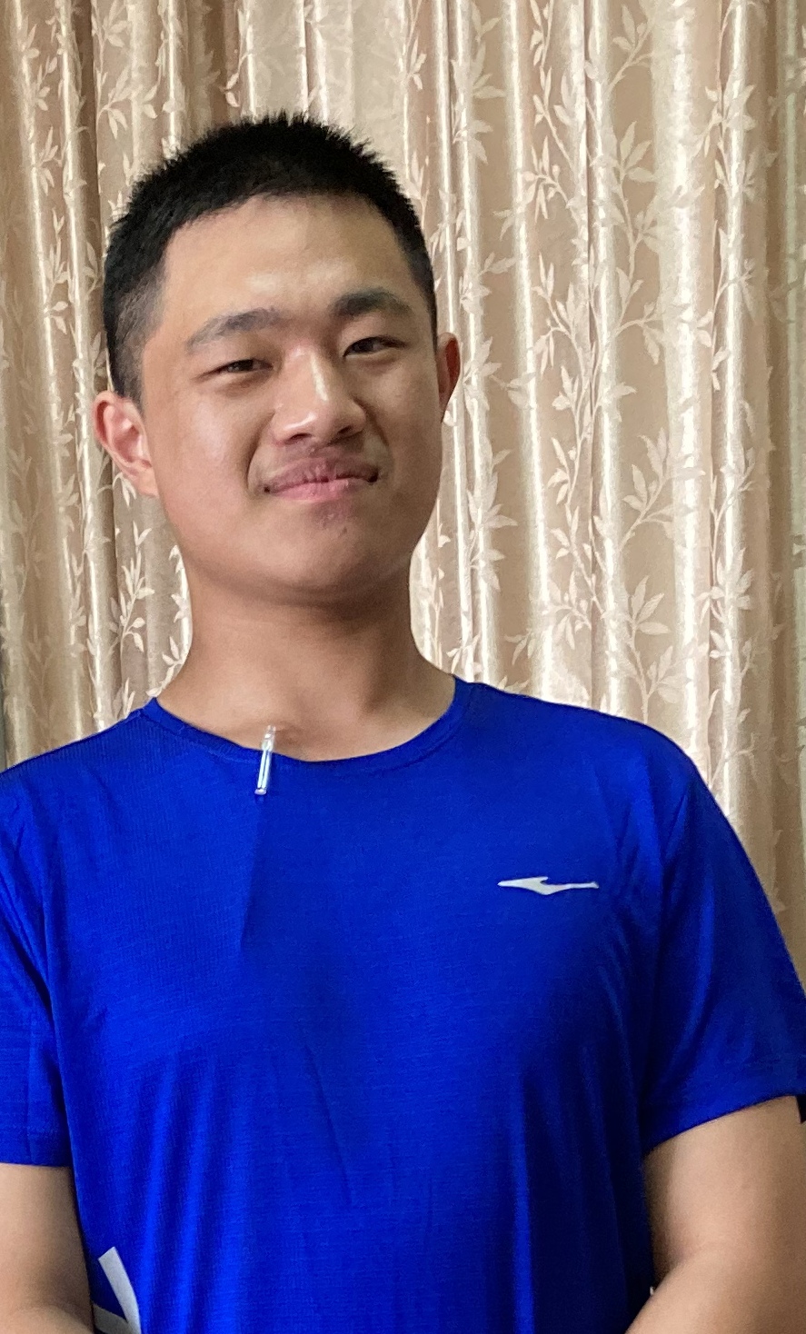 王教员 照片