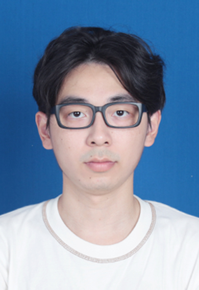 潘教员 照片