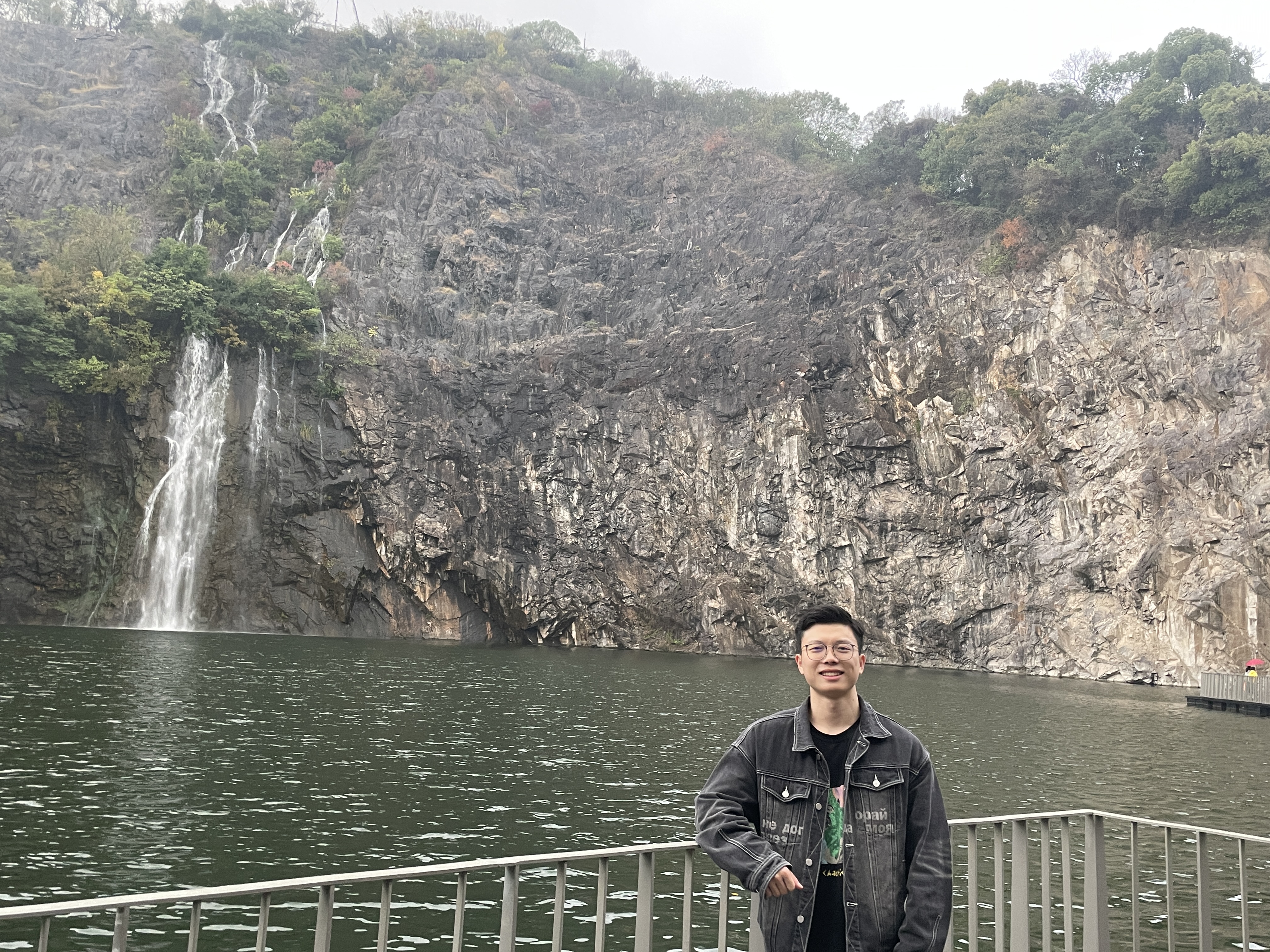 廖教员 照片