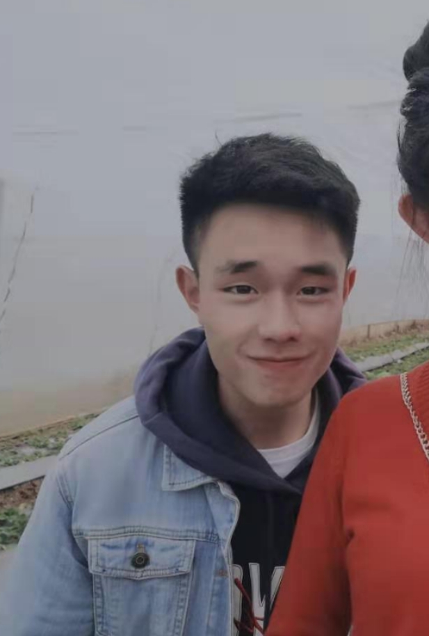 字教员 照片