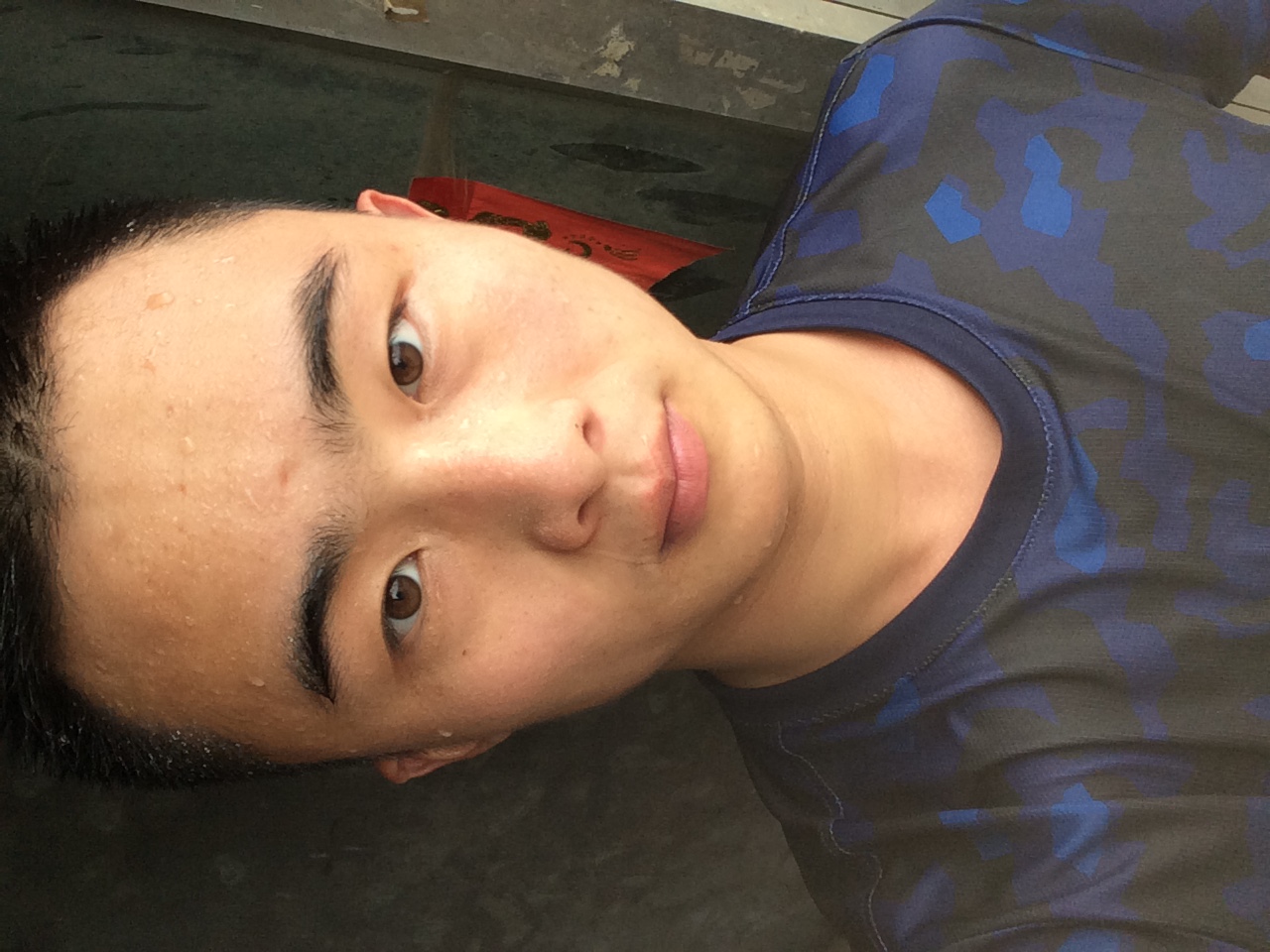 谷教员 照片