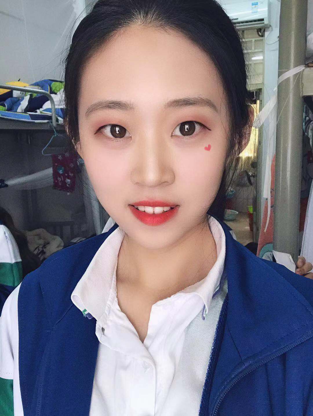 吴教员 照片