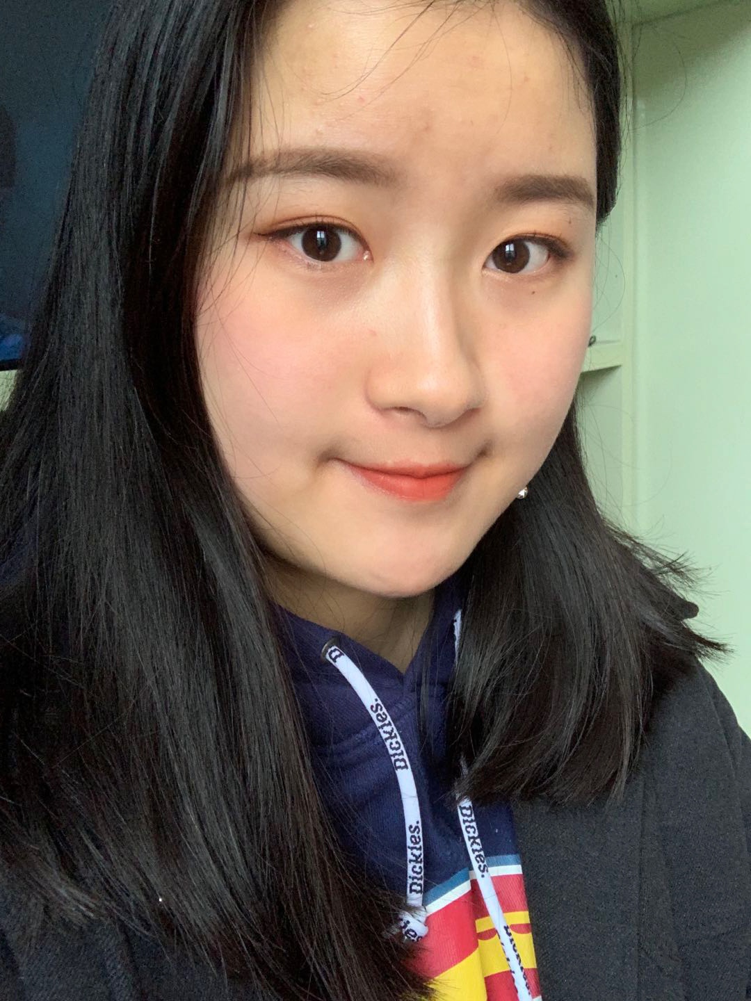 颜教员 照片