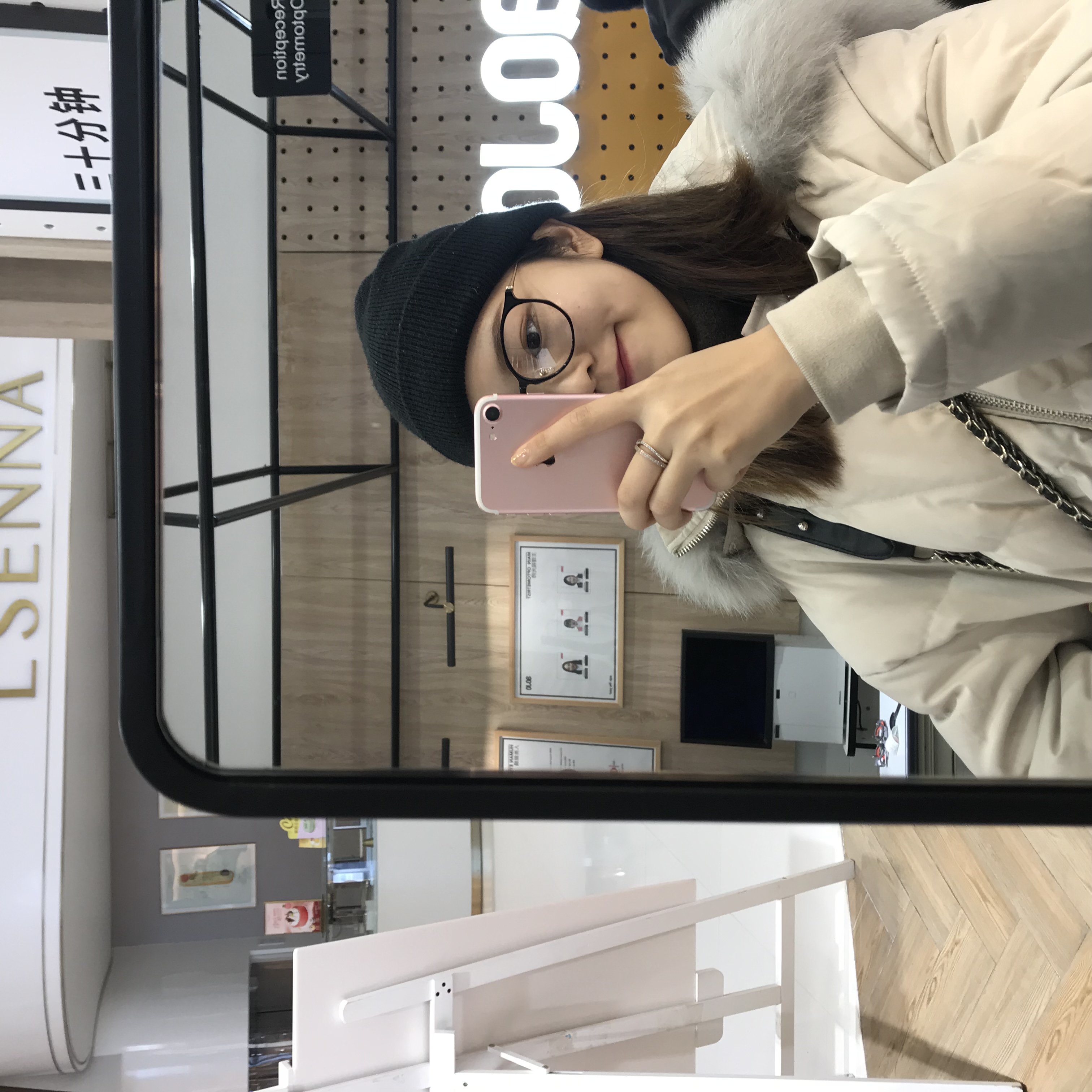 潘教员 照片