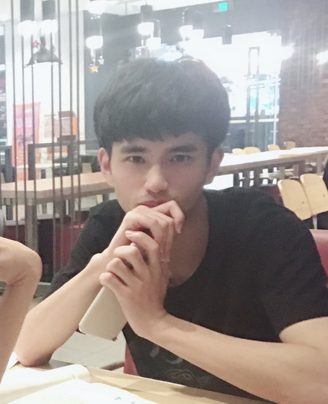 郑教员 照片