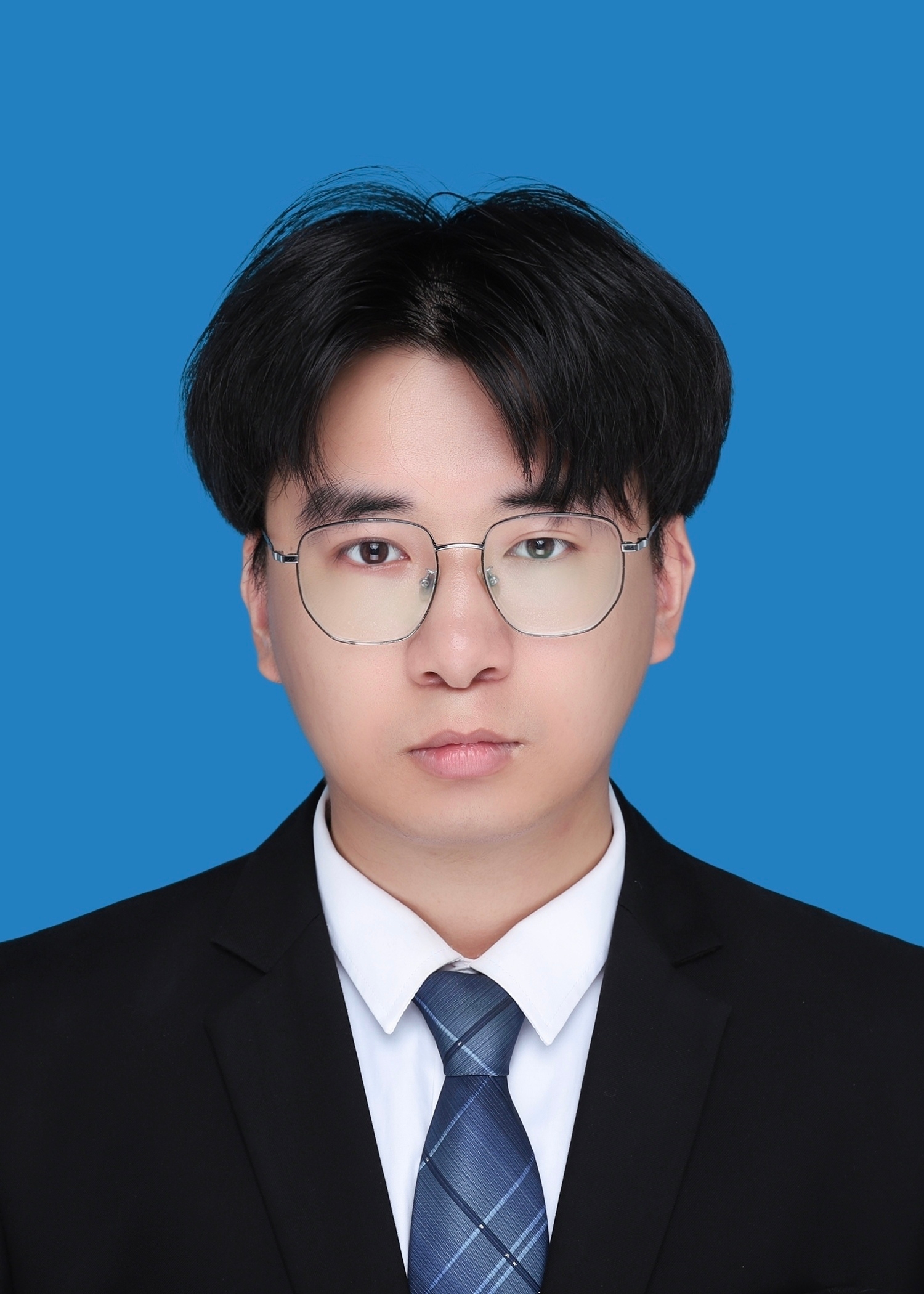 严教员 照片