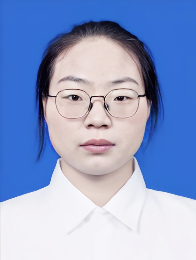 李教员 照片