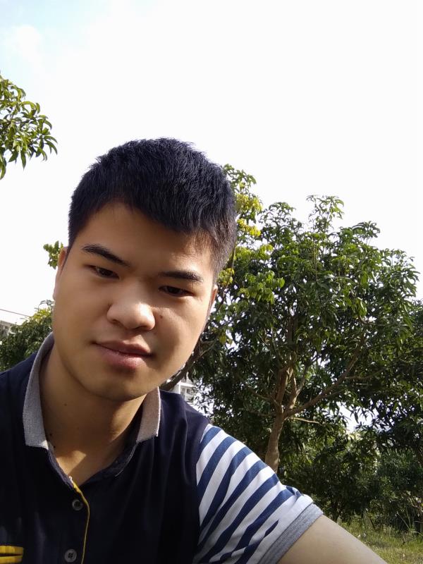 雷教员 照片