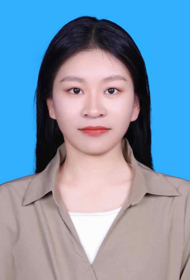 李教员 照片