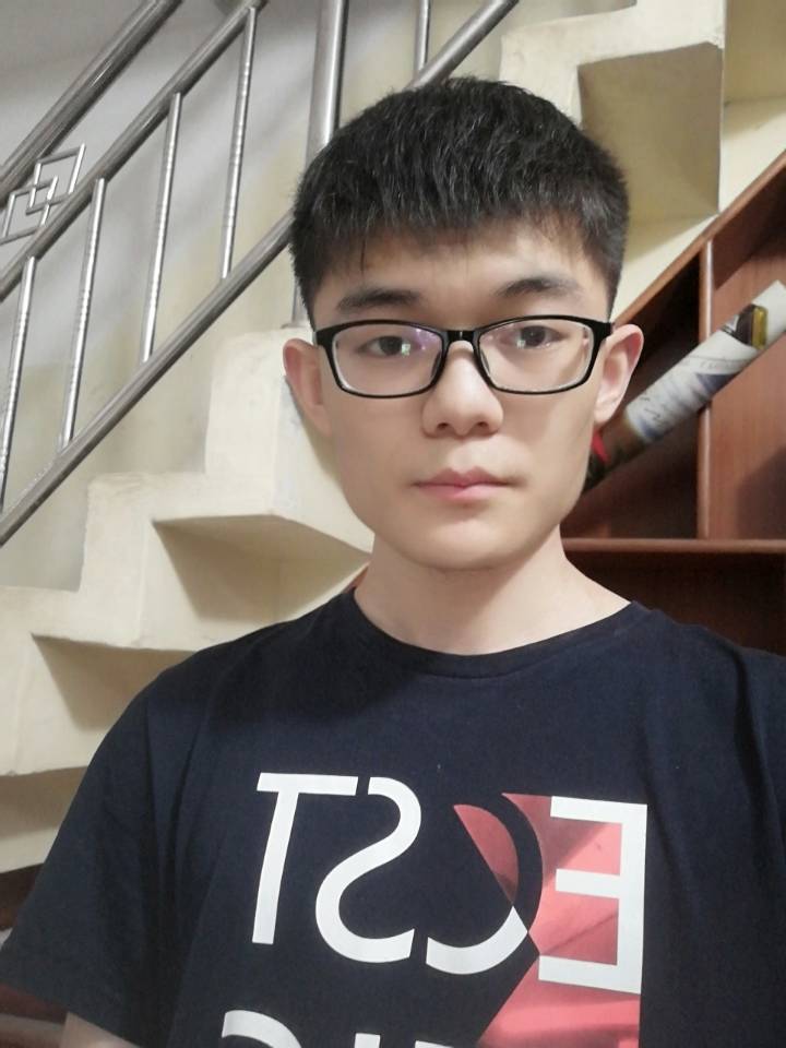 张教员 照片