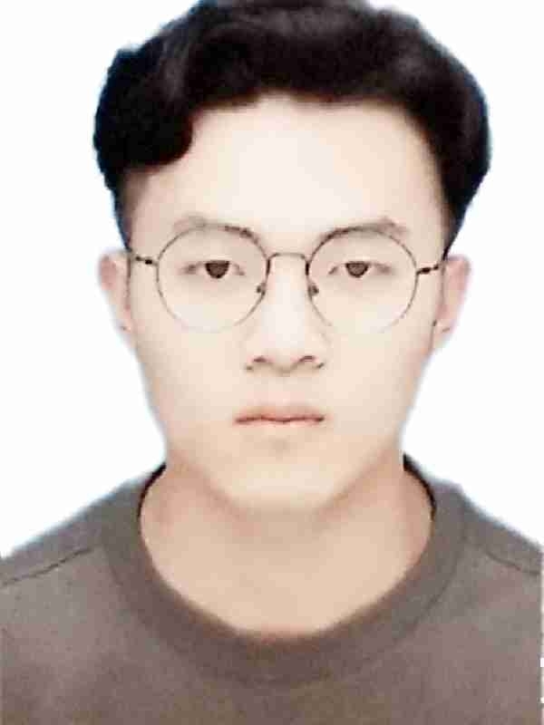 李教员 照片