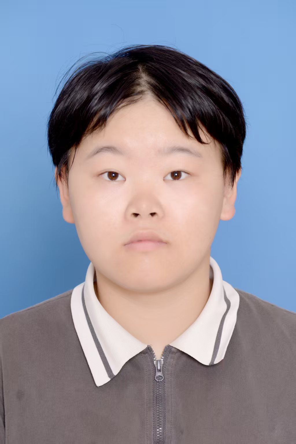 覃教员 照片