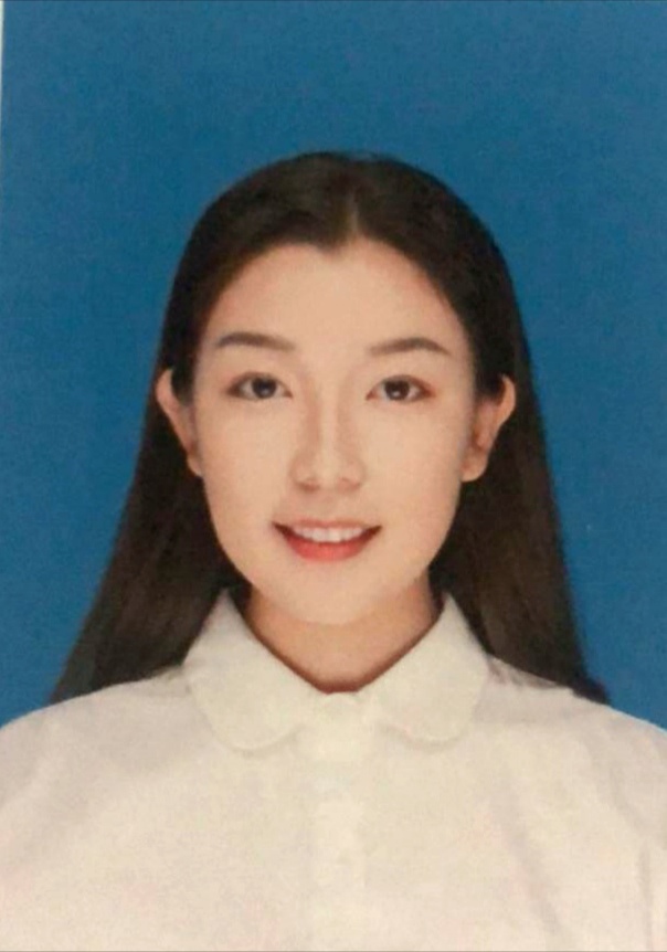 吕教员 照片