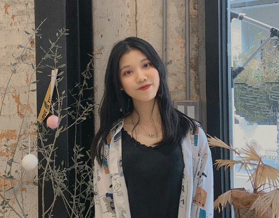 李教员 照片
