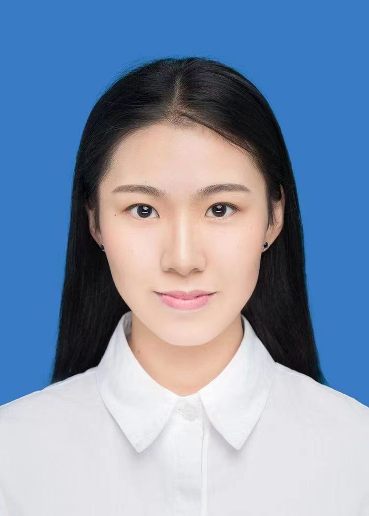 卢教员 照片