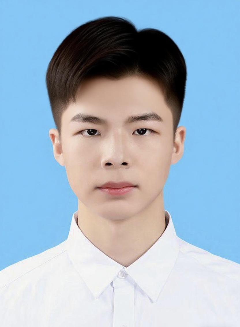 李教员 照片