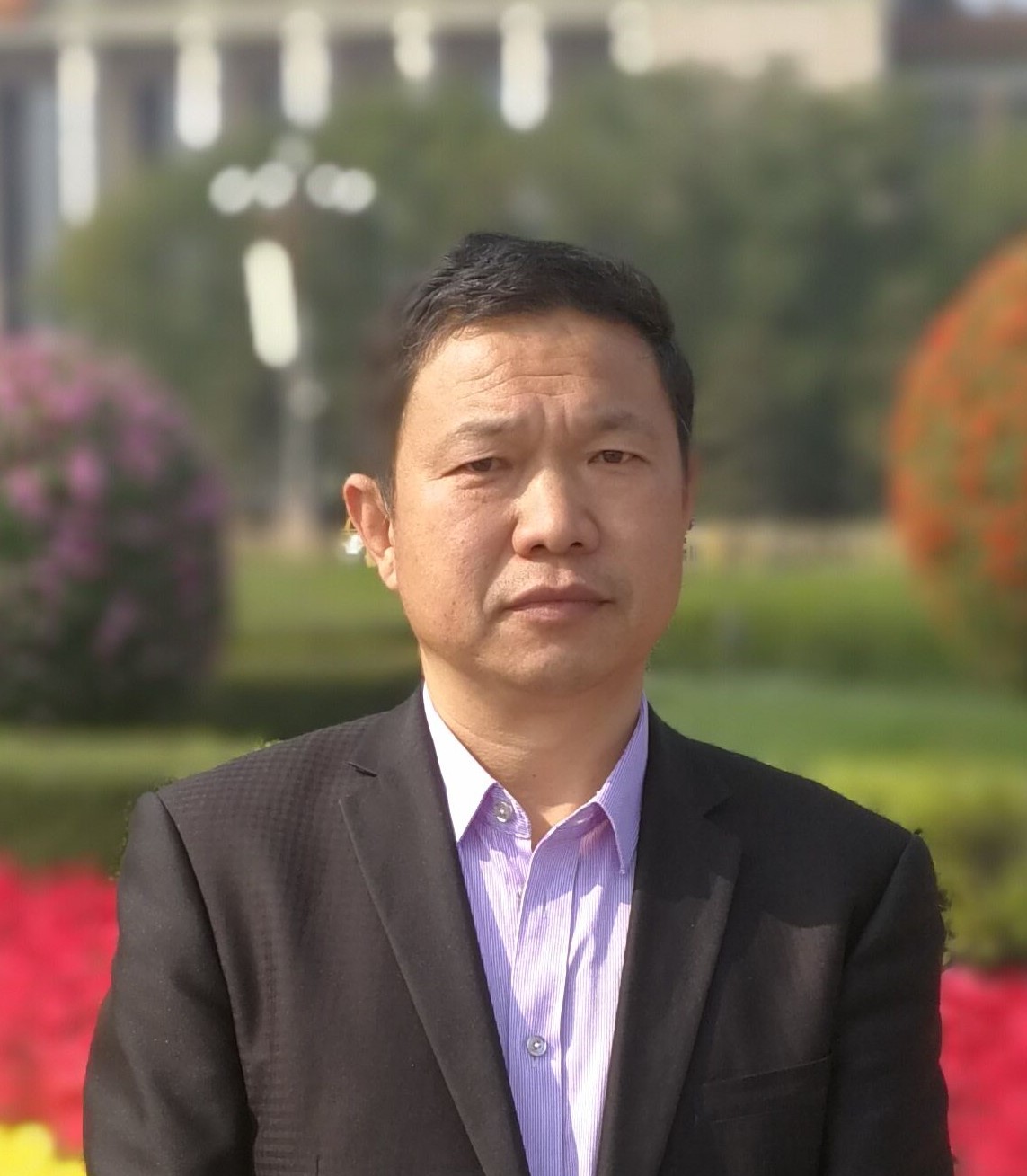 郑教员 照片