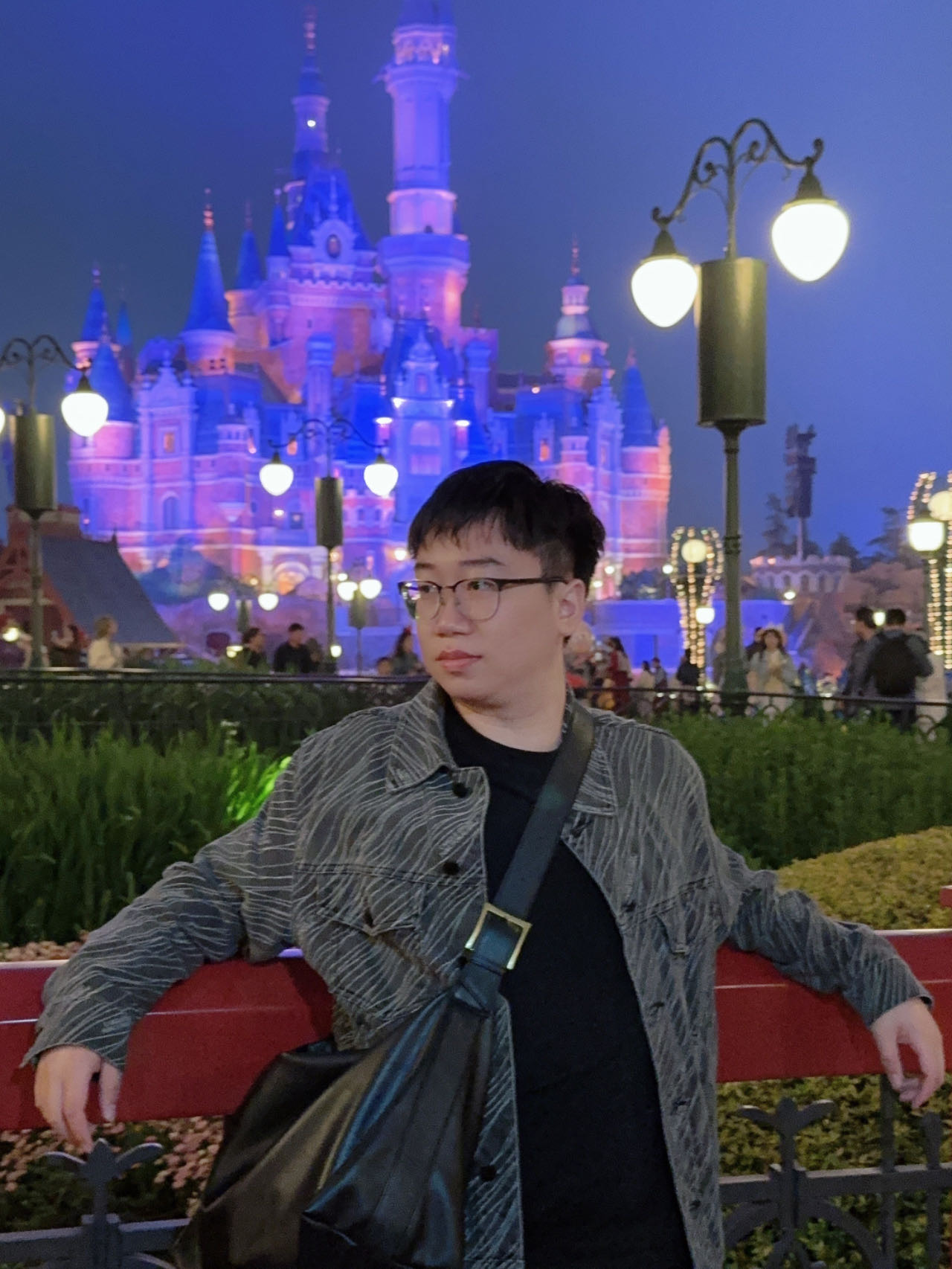 刘教员 照片