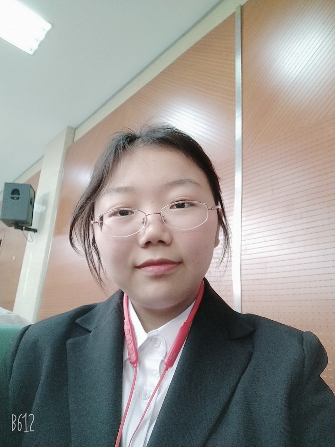 王教员 照片