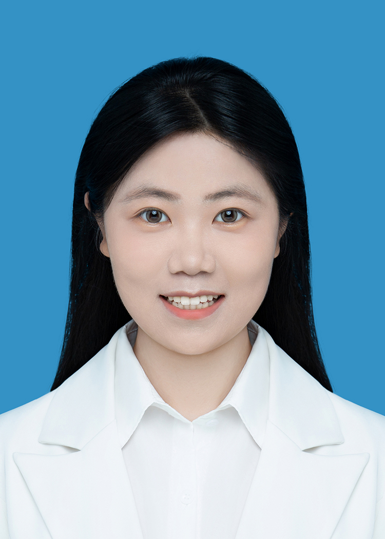 严教员 照片