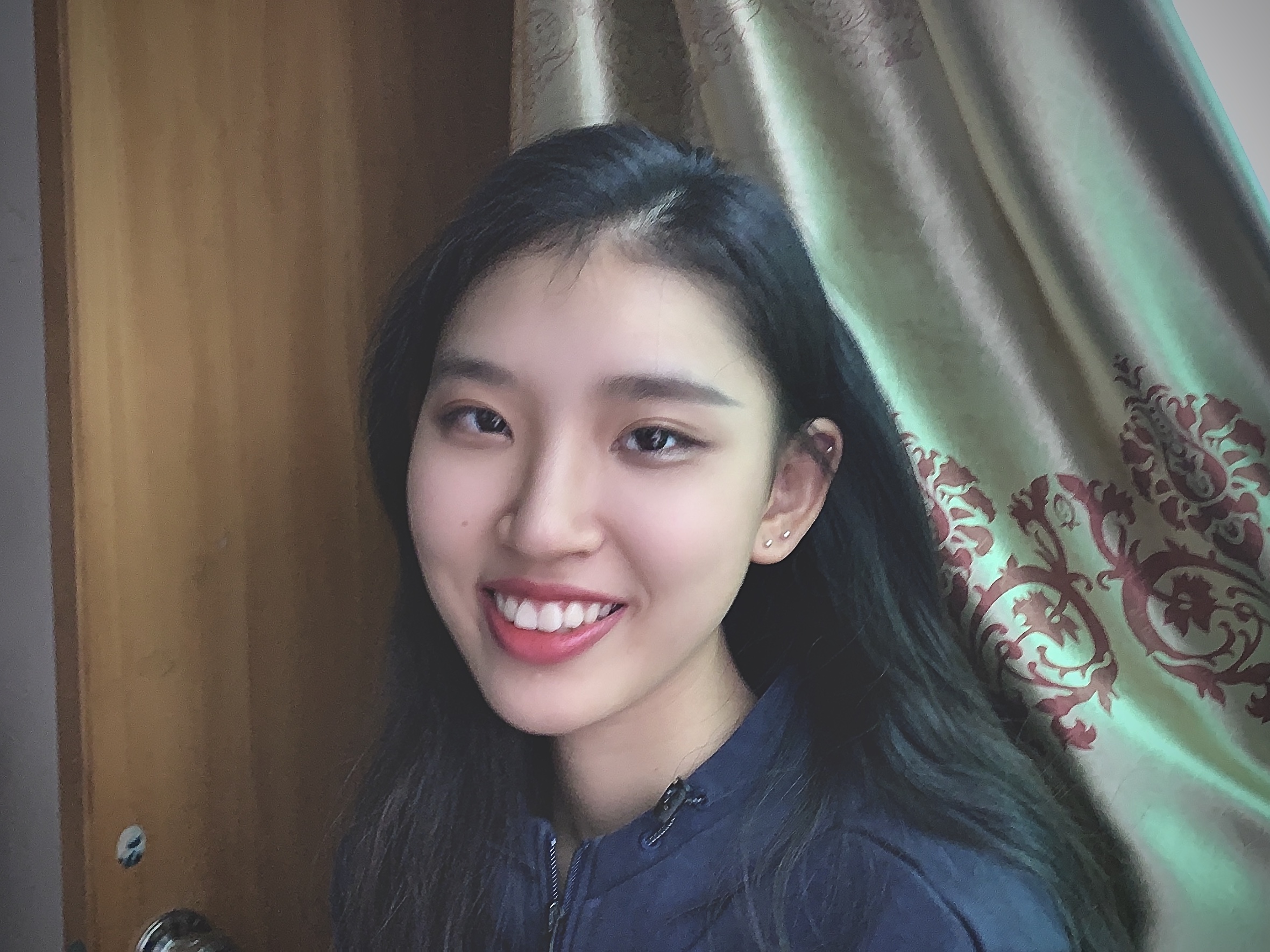 甘教员 照片