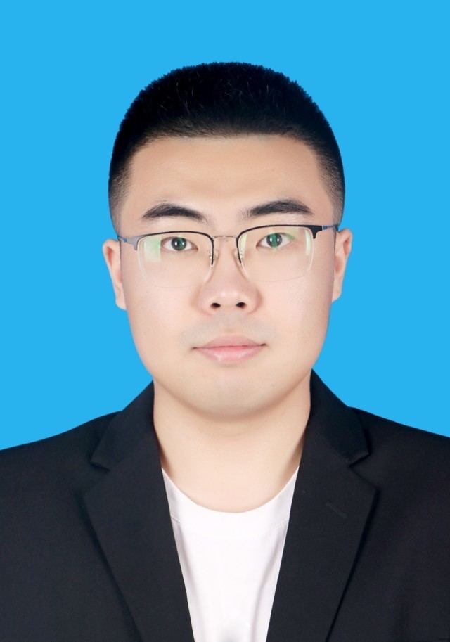 刘教员 照片
