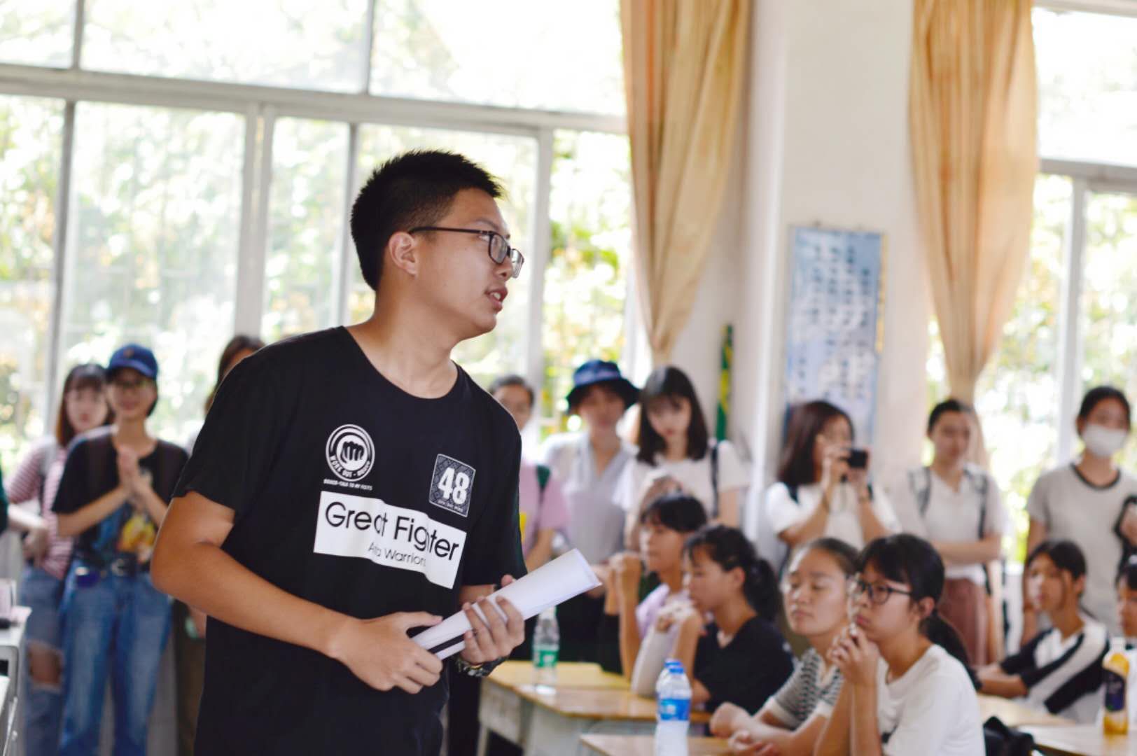 李教员 照片
