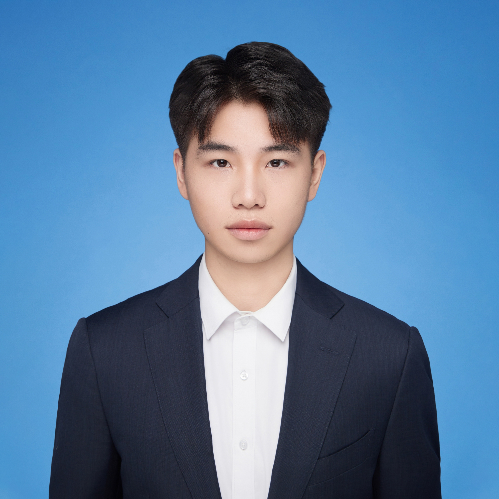 严教员 照片