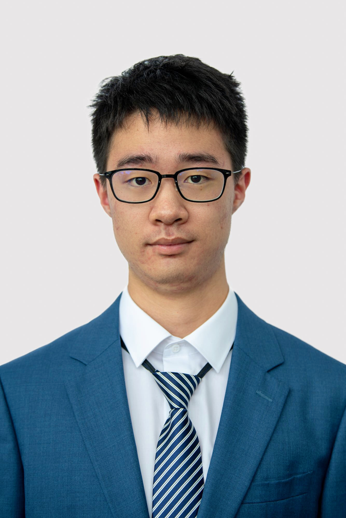 吴教员 照片