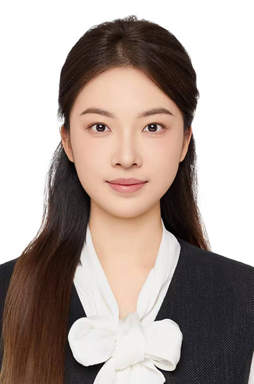 严教员 照片