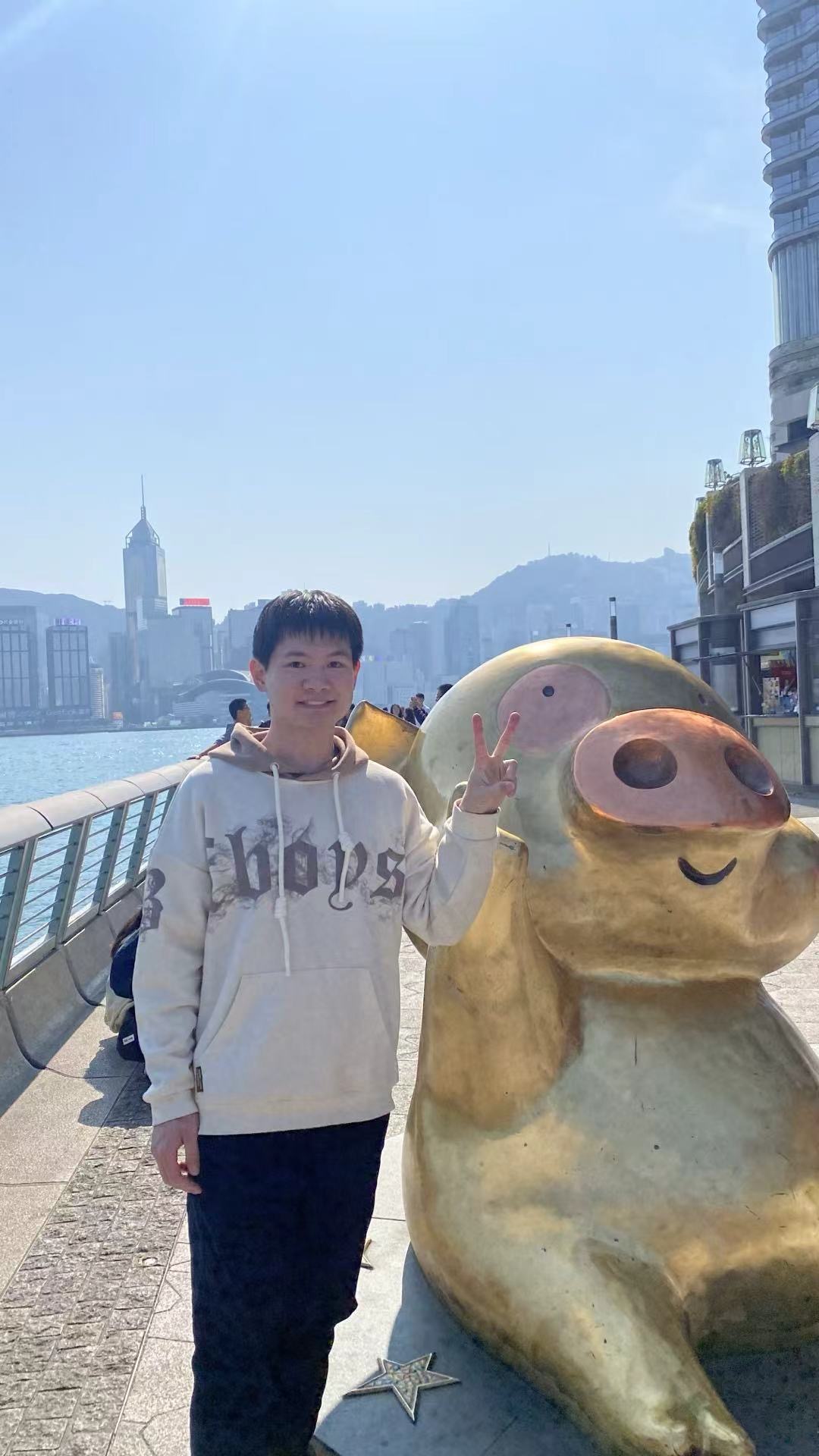 黄教员 照片