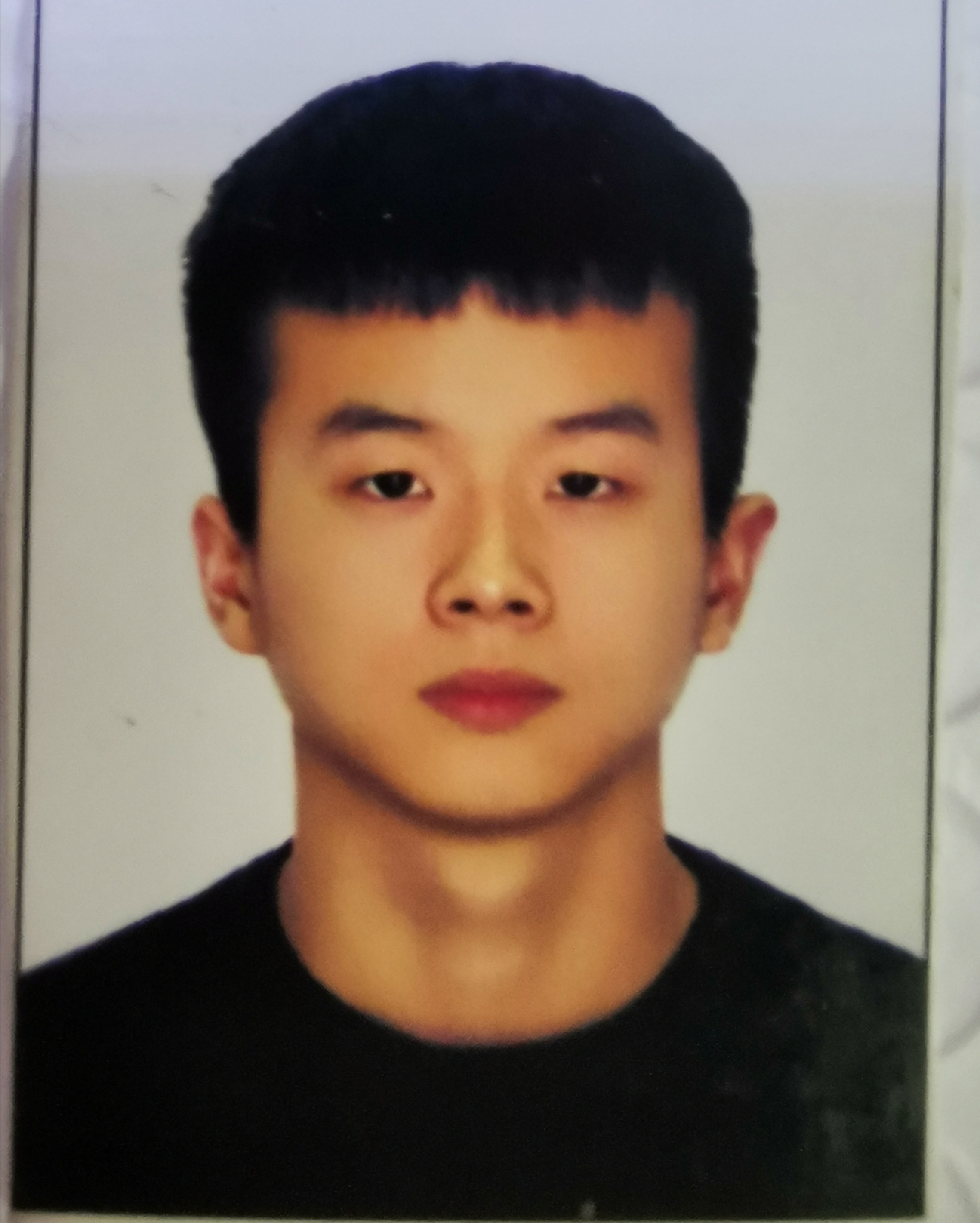 闫教员 照片
