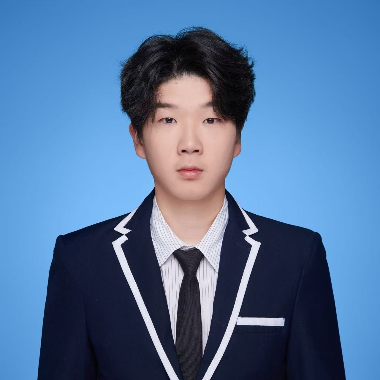 廉教员 照片
