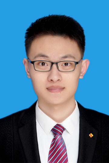 潘教员 照片