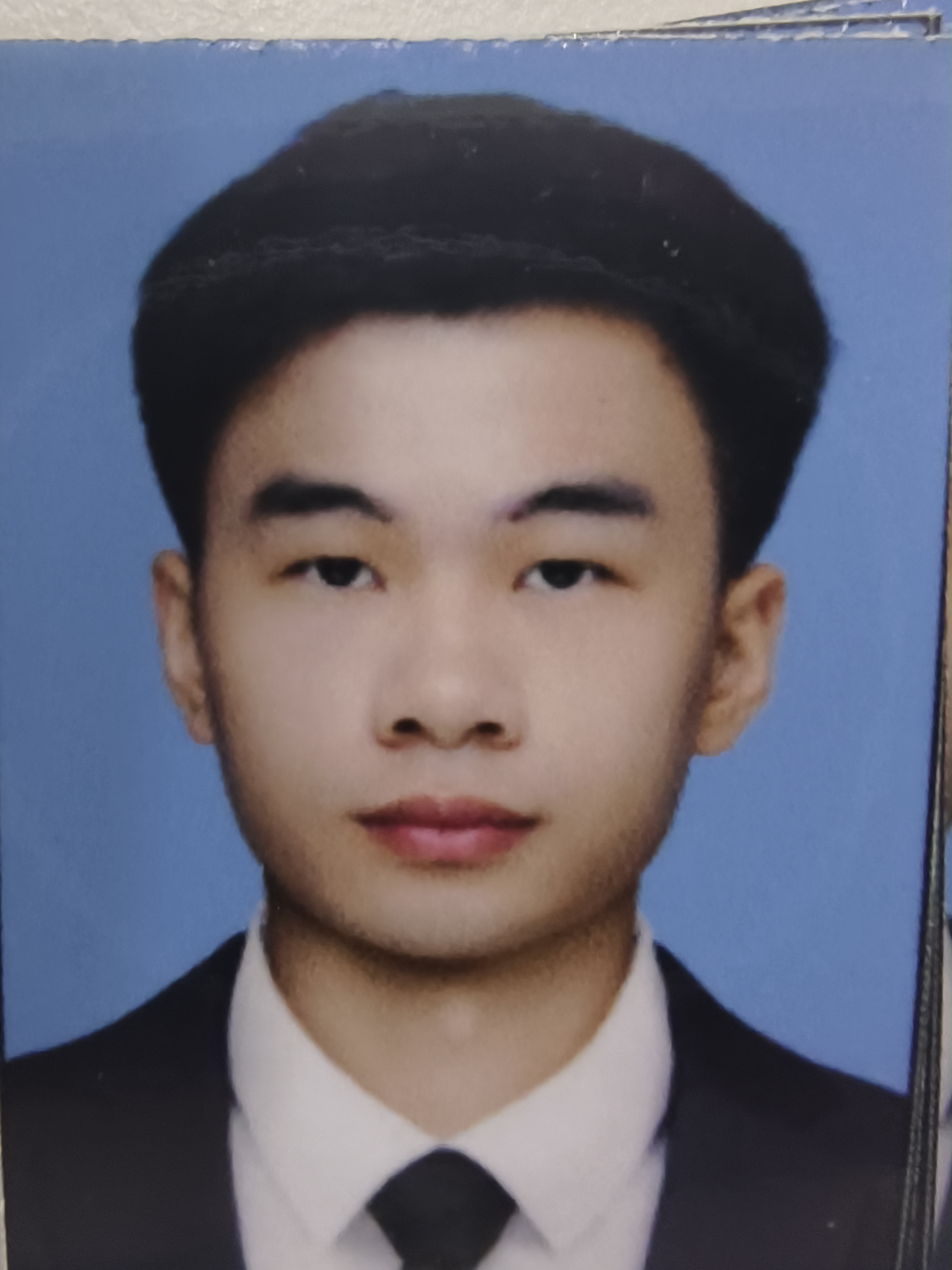 万教员 照片