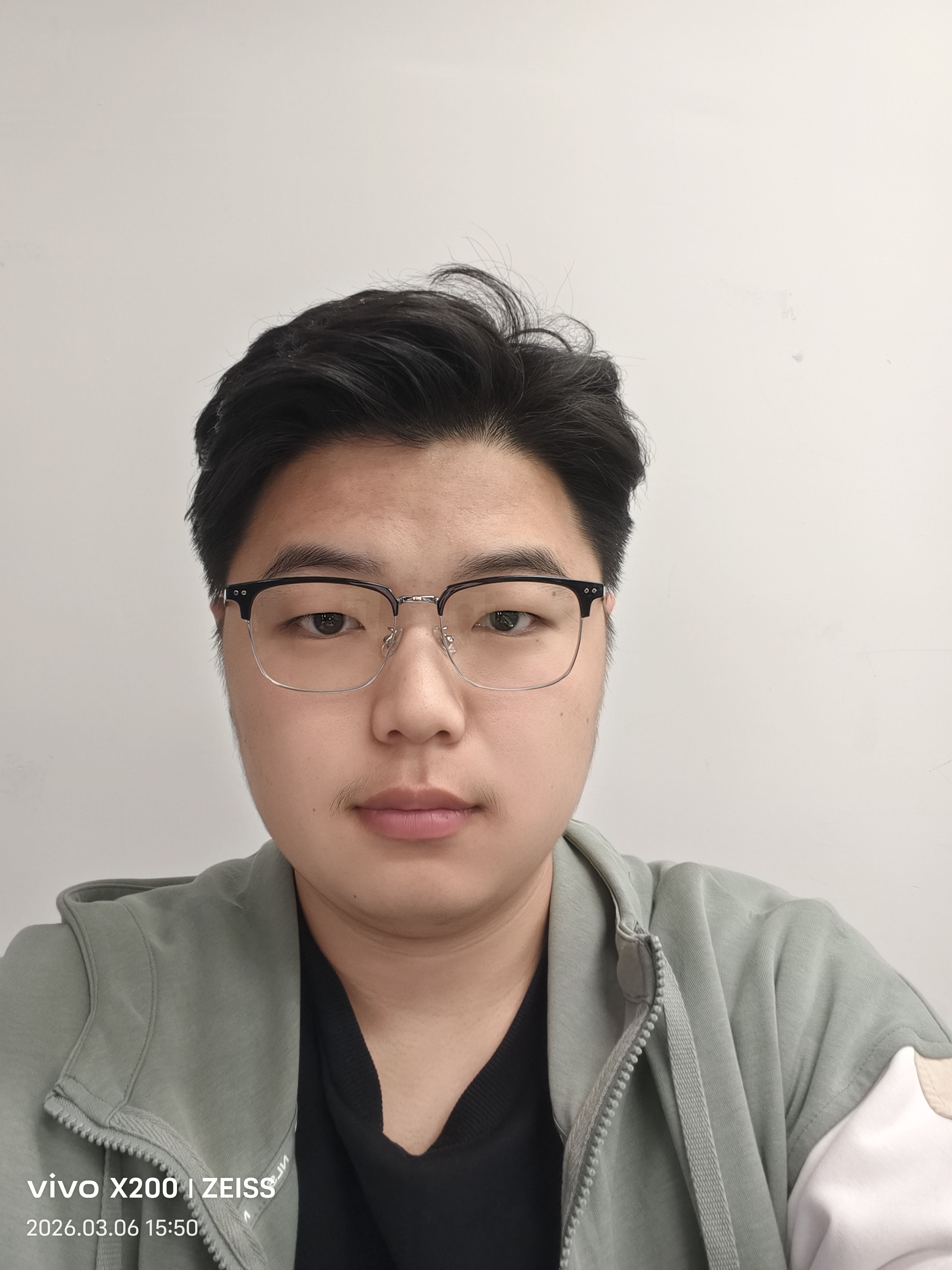 李教员 照片