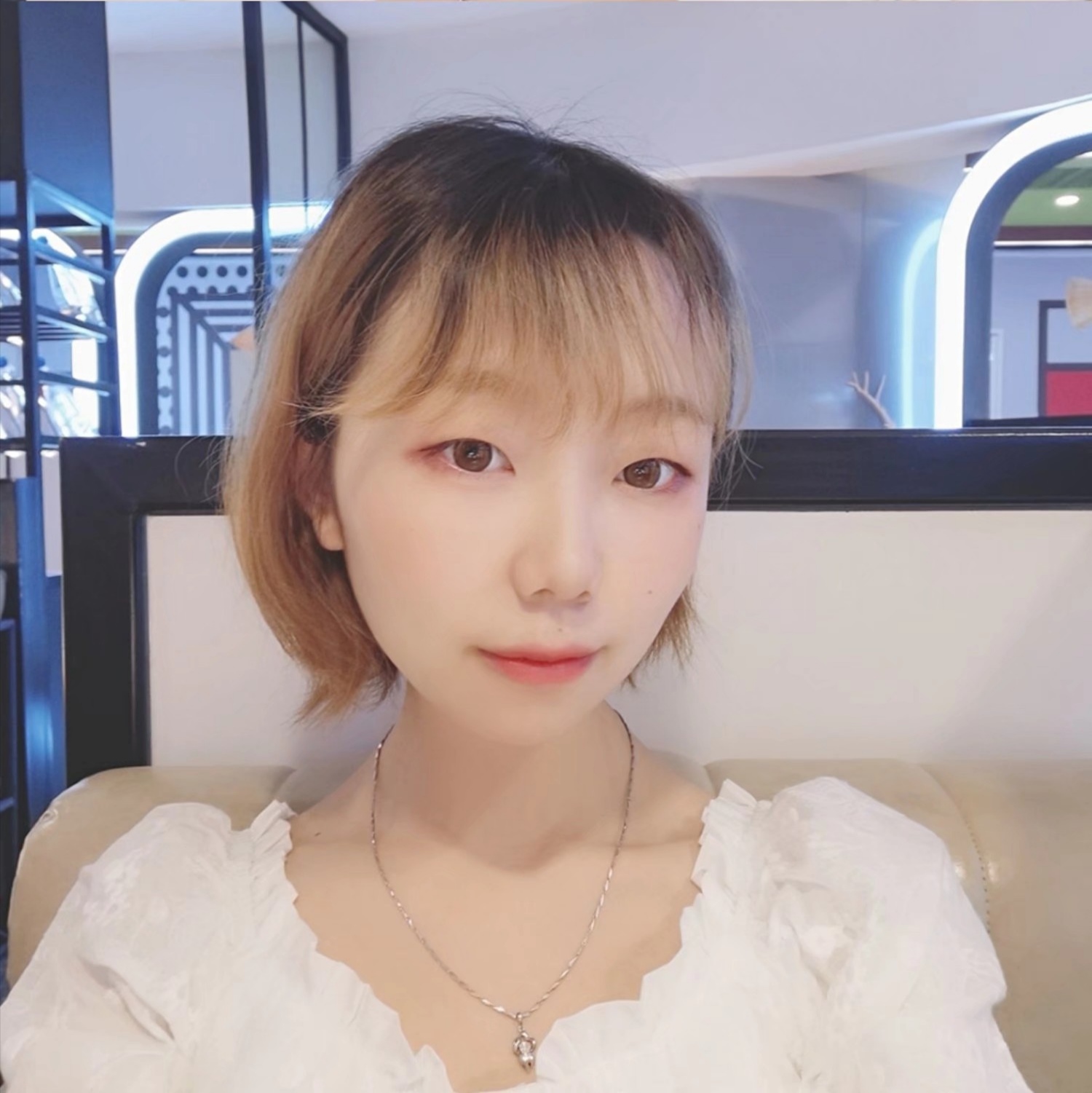 关教员 照片